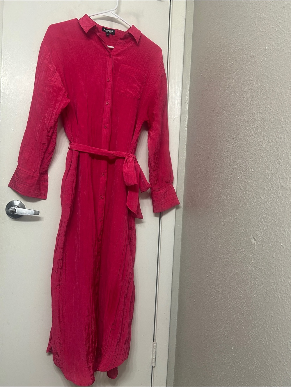 Express Portofino Dress in Vibrant Fuchsia Pink
